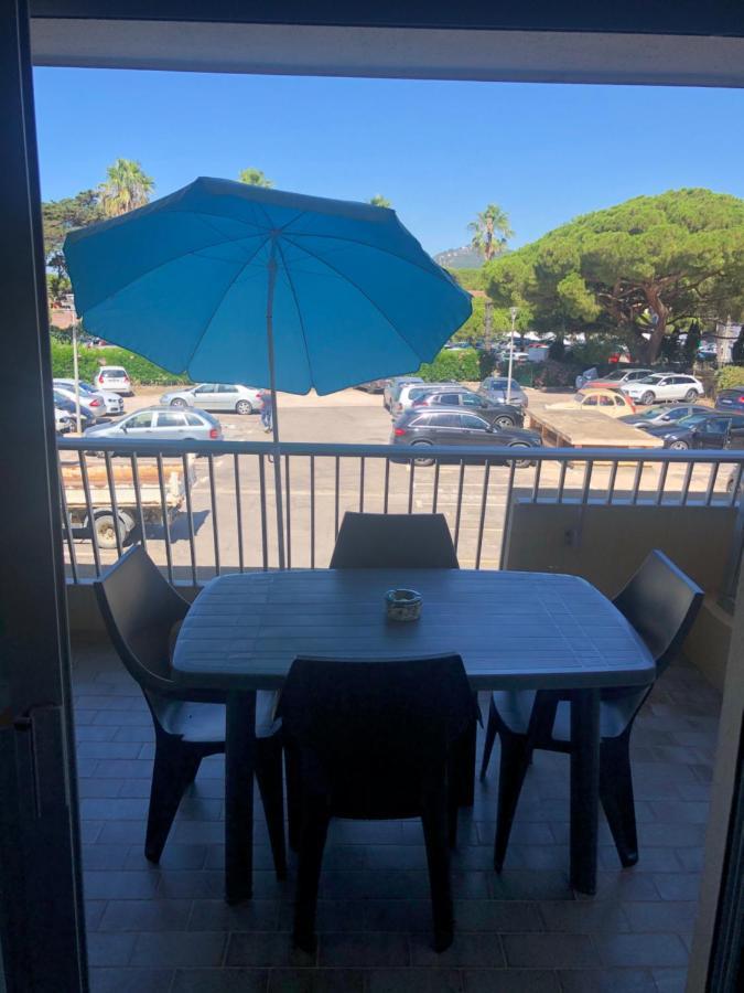 Studio Port De Hyeres Proche Des Plages Luaran gambar