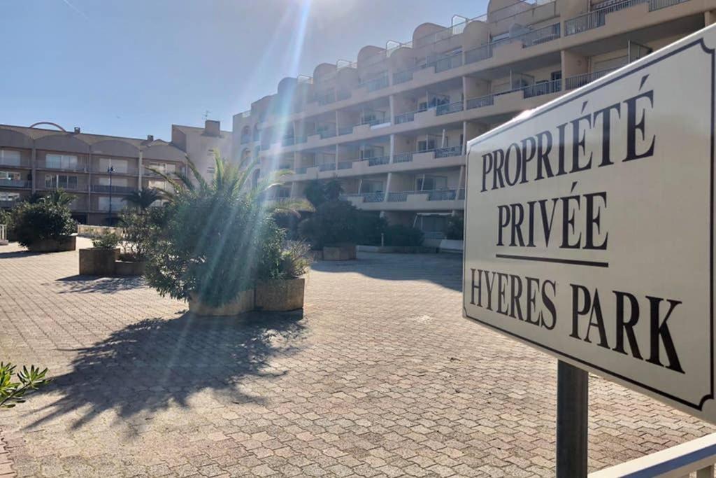 Studio Port De Hyeres Proche Des Plages Luaran gambar